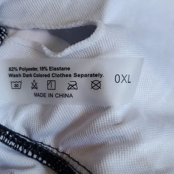 Ladies one pc. Swimsuit size 0XL - Picture 7 of 7